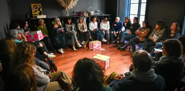 Treball en grup a la jornada "Construïm una cultura col·laborativa entre professionals i institucions de salut de la Catalunya Central". 